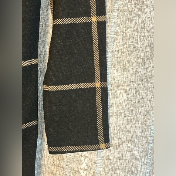 Maurice’s Plaid Blazer Cardigan in with Pockets. Excellent Condition. Size S - Picture 6 of 15